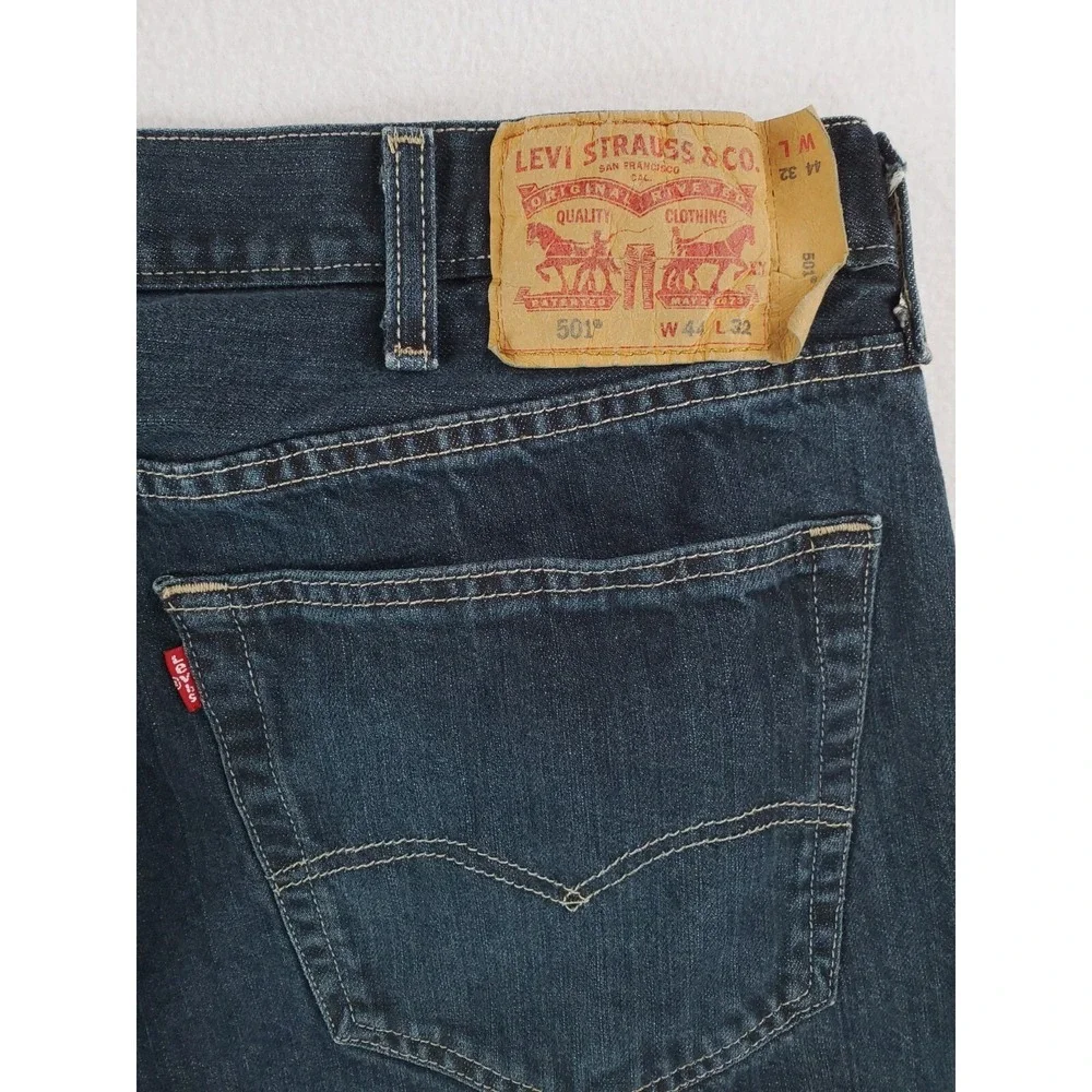 Levis 501 Jeans Mens 44x32 Blue Original Straight Button Fly Dark Wash Work Pant